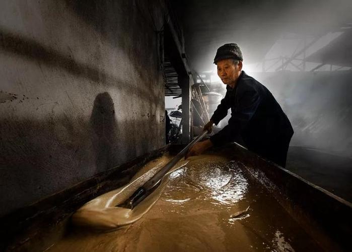 義烏江邊,適宜糖料作物甘蔗生長(zhǎng),義烏人便在江邊大量種植甘蔗.