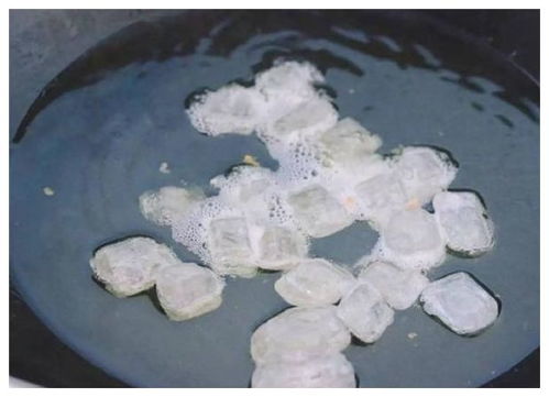 大廚教你炒糖色,用白糖就大錯特錯了 這樣做糖色紅亮沒苦味